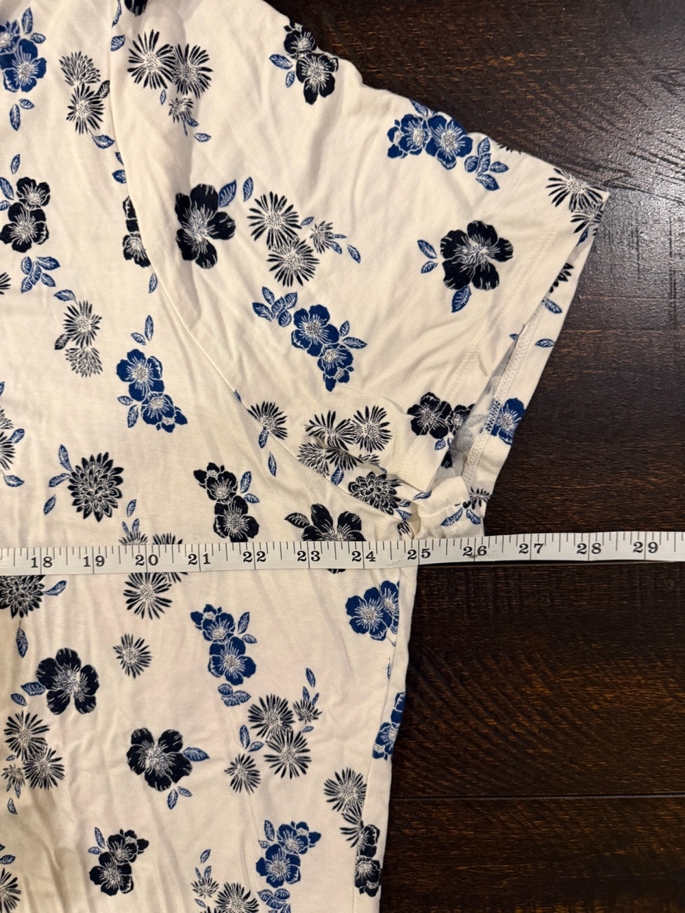 Lane Bryant White Blue Floral Keyhole Tunic Top - Picture 9 of 10